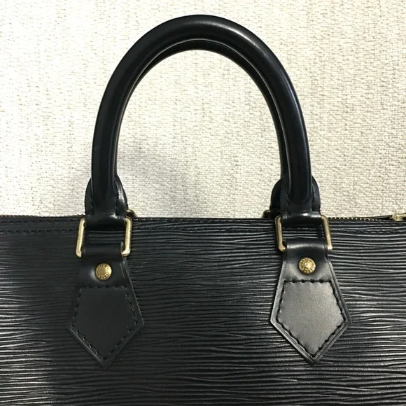 Authentic Louis Vuitton Epi black leather Speedy 25 bag - Picture 5 of 15